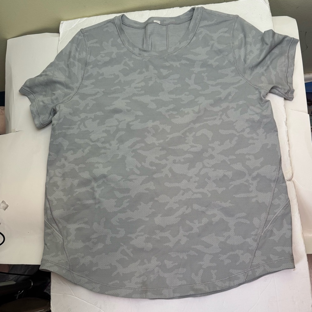 Lululemon Long Distance Camo Short Sleeve Shirt Crew Top Tee Swiftly Stretch 8 - Picture 3 of 16